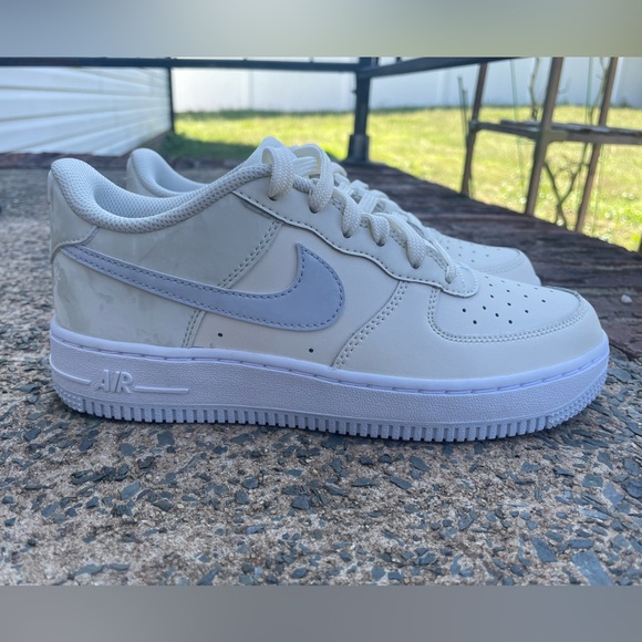 Youth Nike Air Force 1 Low Pale Ivory Sea Glass Sneakers - Picture 5 of 10